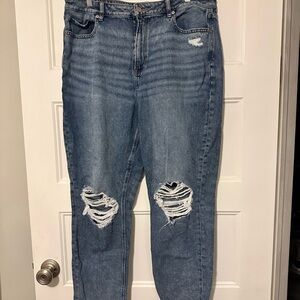 American Eagle Outfitters Light Blue Distressed Mom Jeans